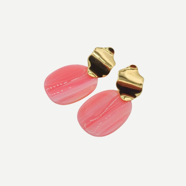 Blush Pink luxe oorbellen met goudkleurig design en ovale roze hanger